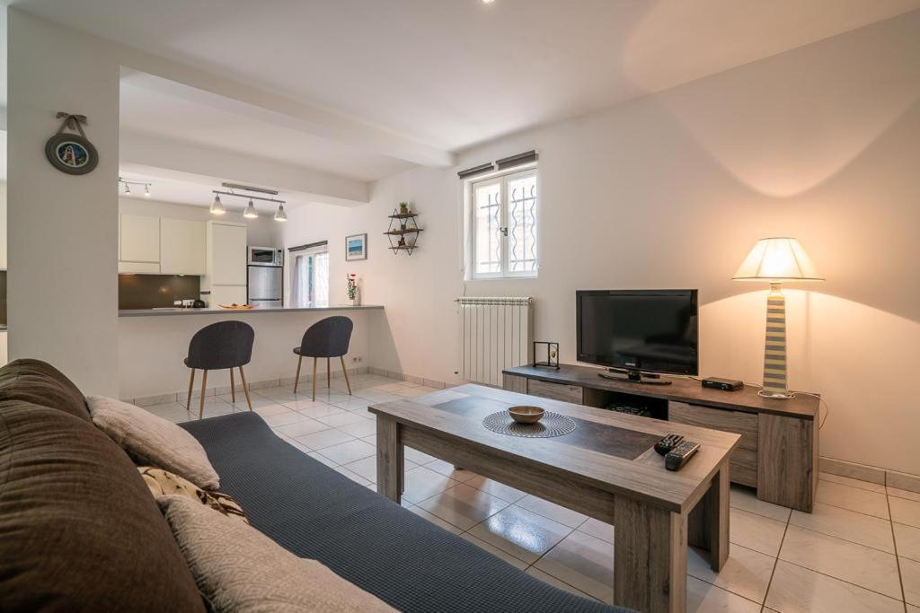 Rez De Avec Beau Jardin Et Belle Vue Casa de Férias Saint-Laurent-du-Var